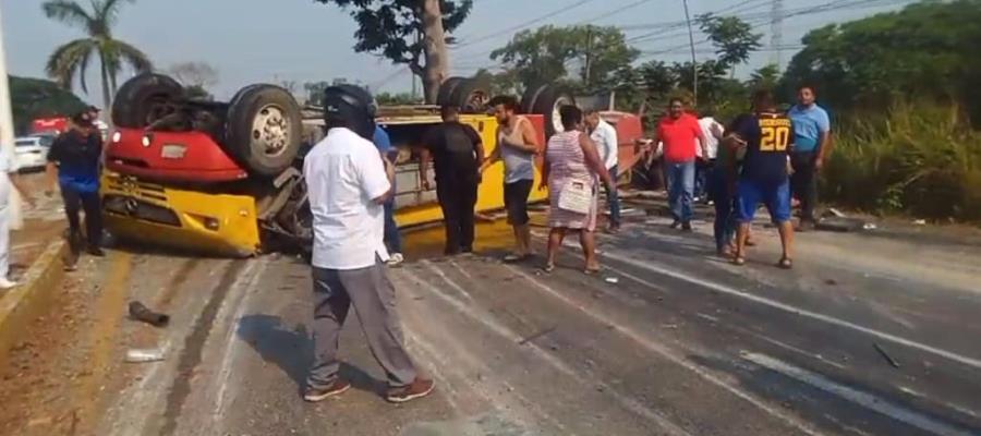 Tragedia en Villahermosa: Vuelca autobús de pasajeros: 4 muertos y 18 heridos